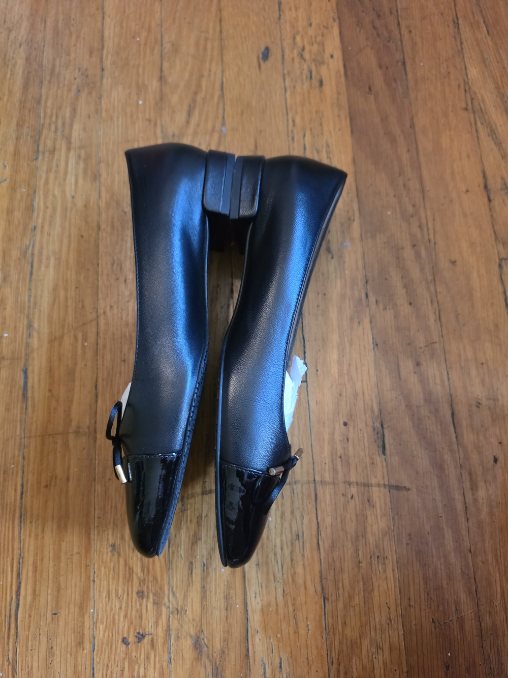 STUART WEITZMAN Black Leather Sleek Bow Ballet Flat $426 MSRP - Picture 6 of 10
